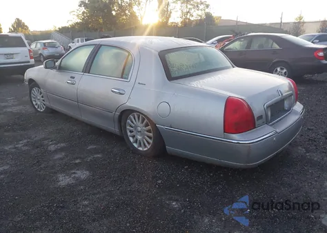 2003 Lincoln Town Car Signature из США, поврежденный, VIN 1LNHM82W43Y632928